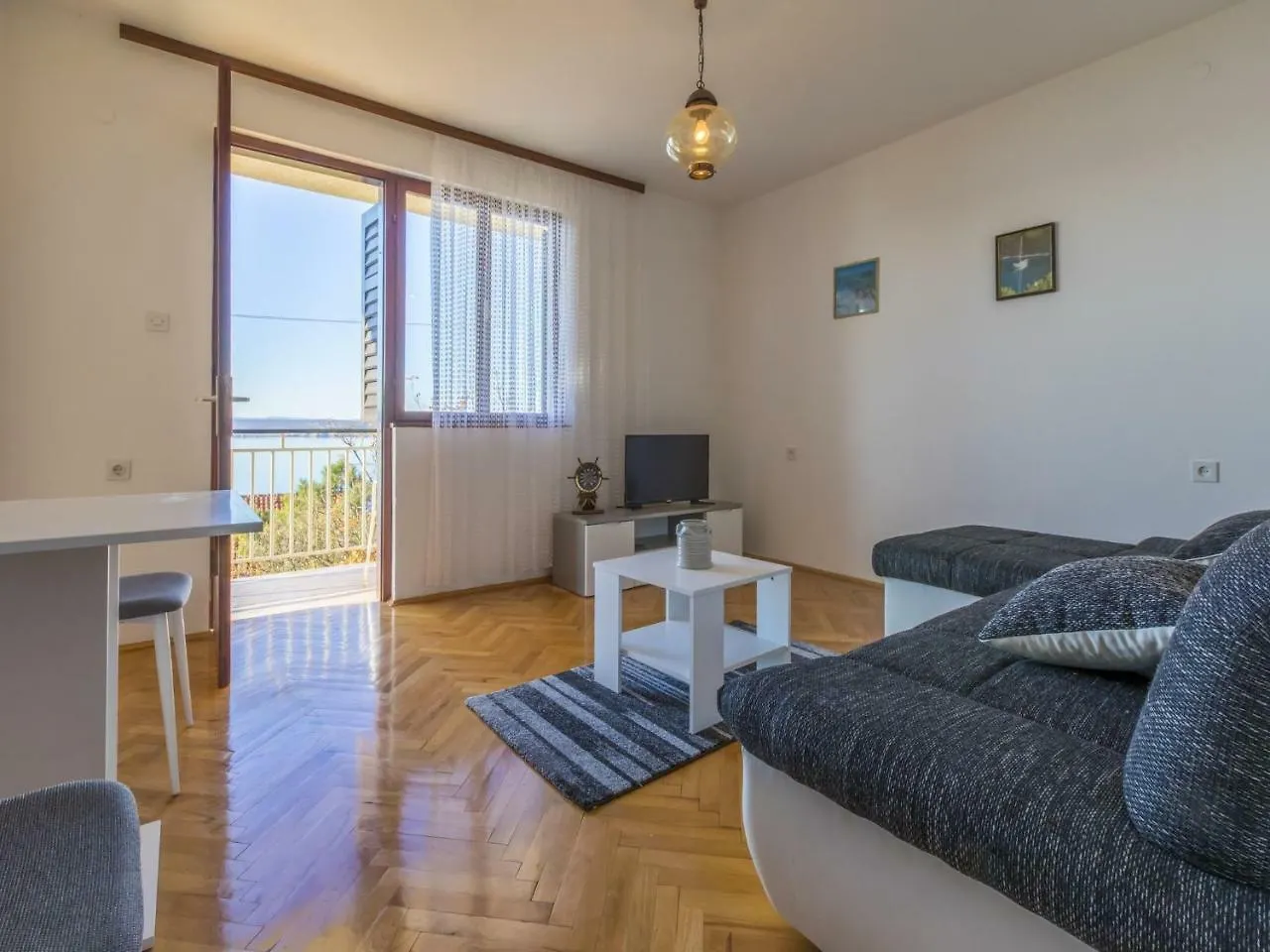 Apartments Meri Dramalj